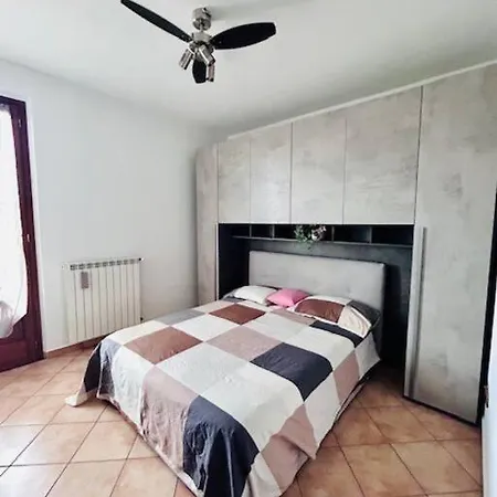 Casa Lucia A Carugo