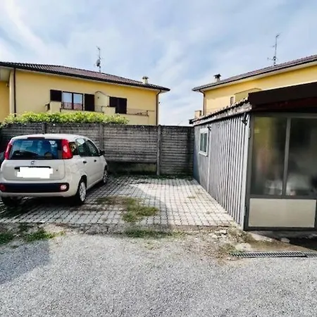 Casa Lucia A Carugo
